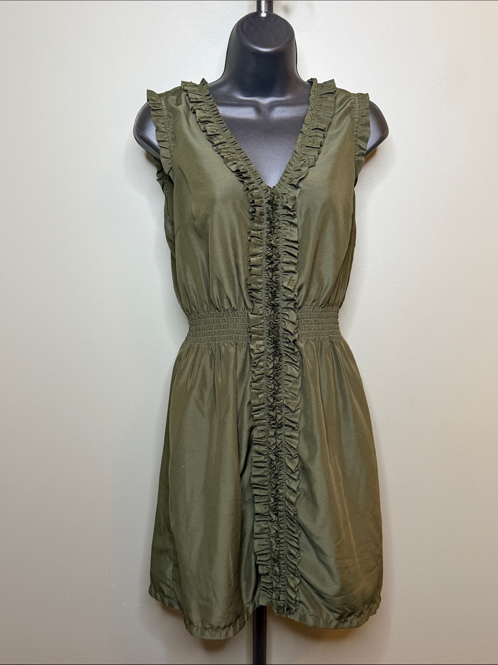 Theme Ruffled V-Neck Sleeveless Dress Olive Green Size Med